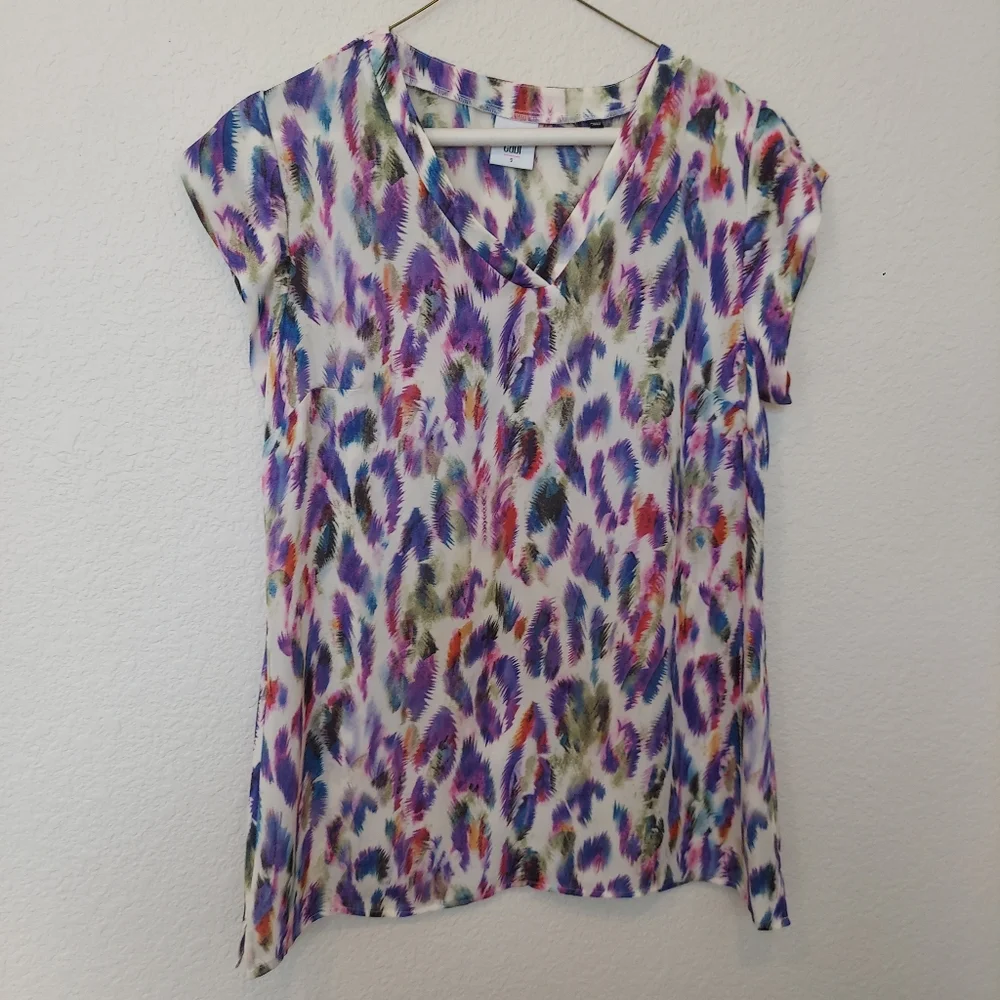 Cabi Feather Print V Neck Blouse Top with Cap Sleeve Sz S - Picture 12 of 15